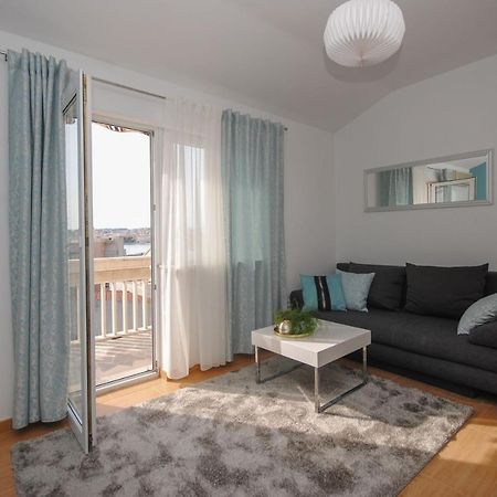 Apartment Tina โปดสตรานา ภายนอก รูปภาพ