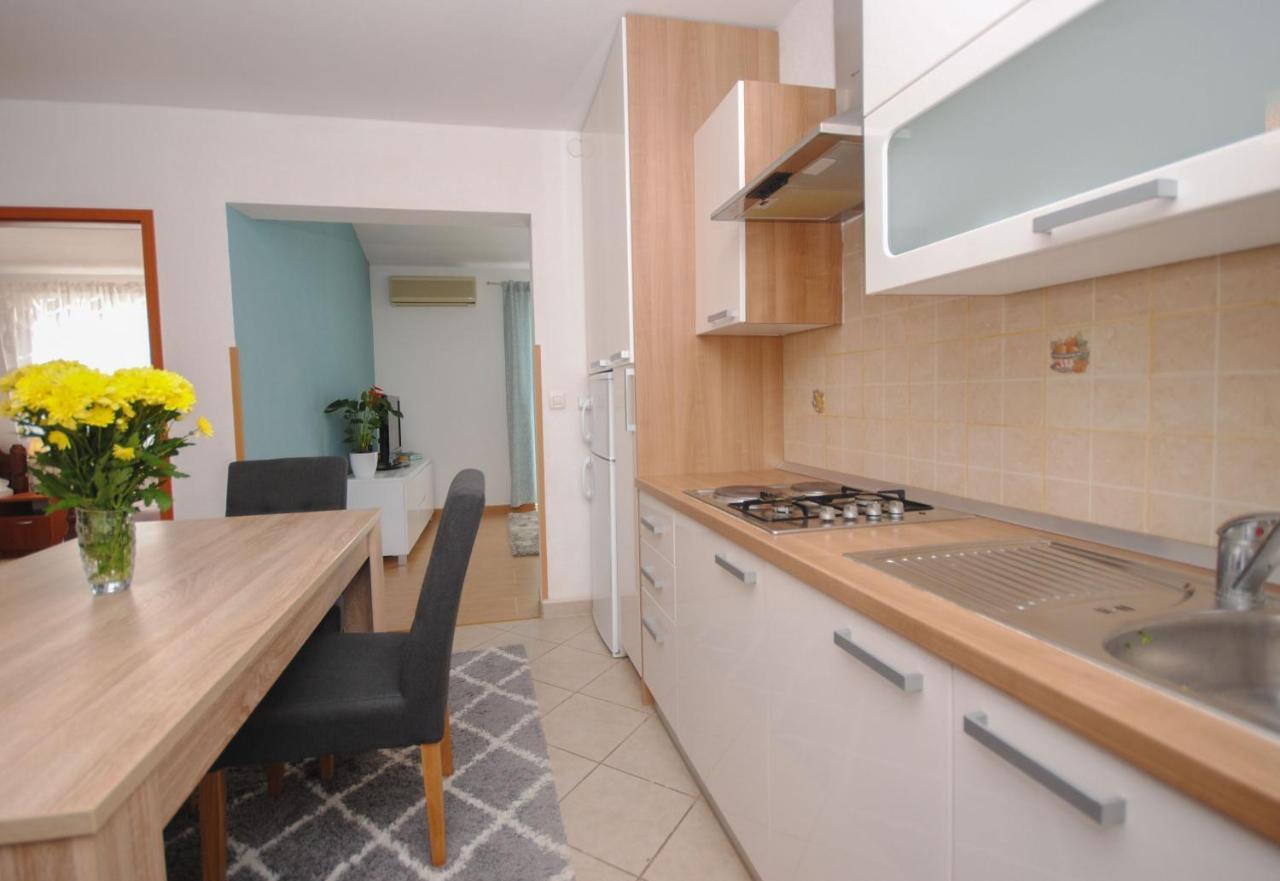 Apartment Tina โปดสตรานา ภายนอก รูปภาพ
