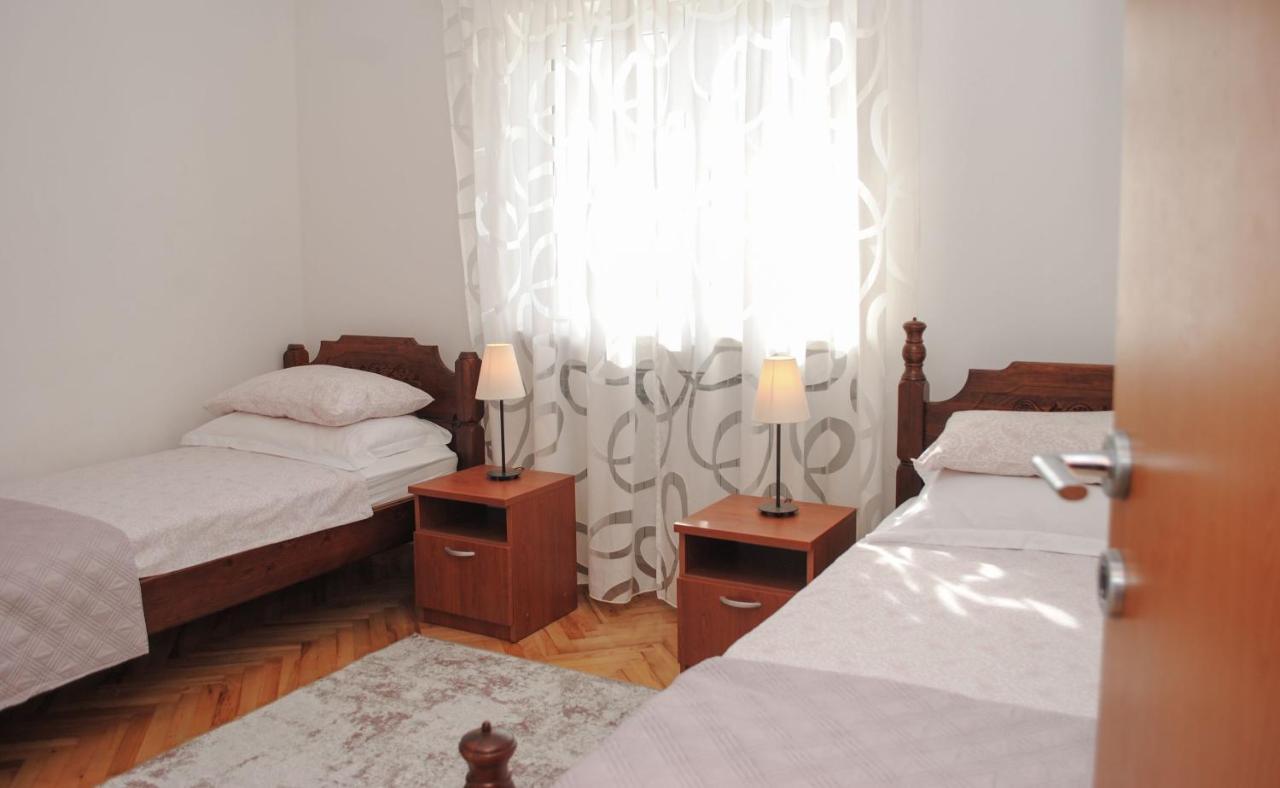 Apartment Tina โปดสตรานา ภายนอก รูปภาพ