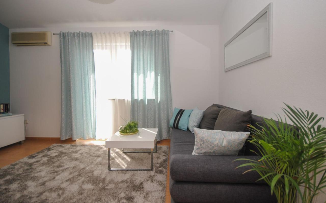 Apartment Tina โปดสตรานา ภายนอก รูปภาพ